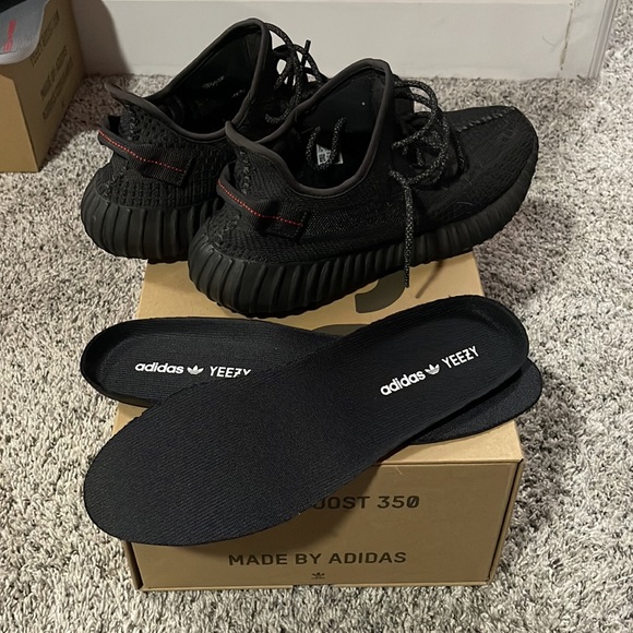 VNDS YEEZY SIZE 12 BLACK - Picture 6 of 6
